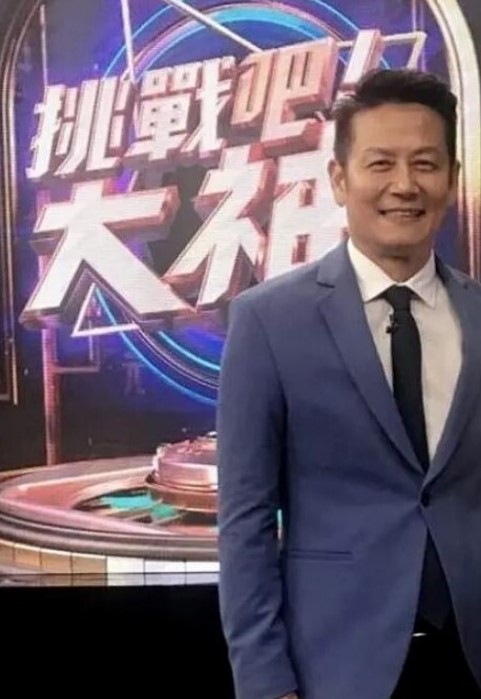 直播白皙粉乳妹子2 - 黑料吃瓜网海报